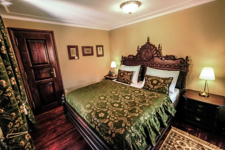 Room 105 - 1